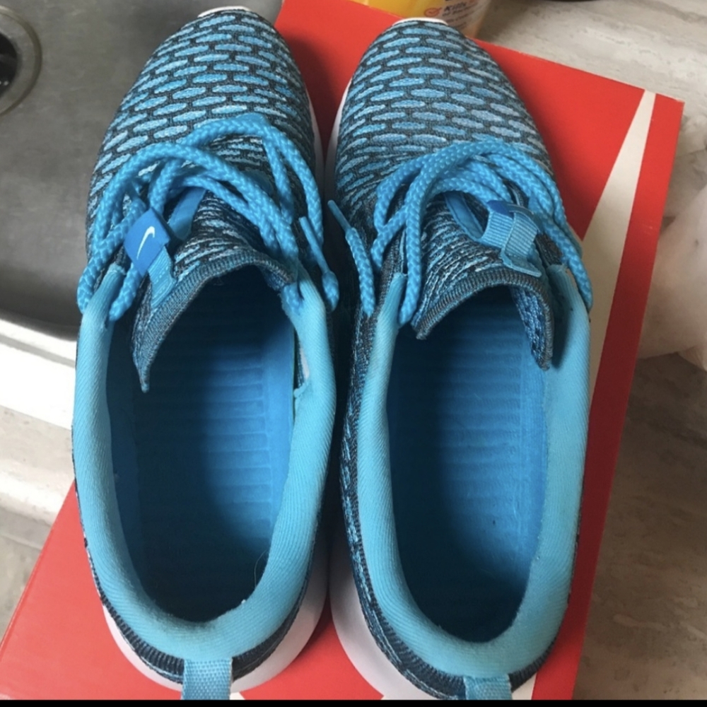 Nike Women's Nine Rosherun Flynet - Picture 3 of 7
